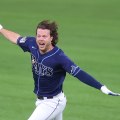 Who manages tampa bay rays?